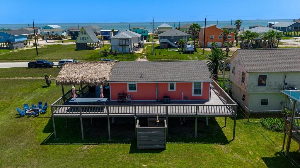 610 Surf Drive - Photo 0