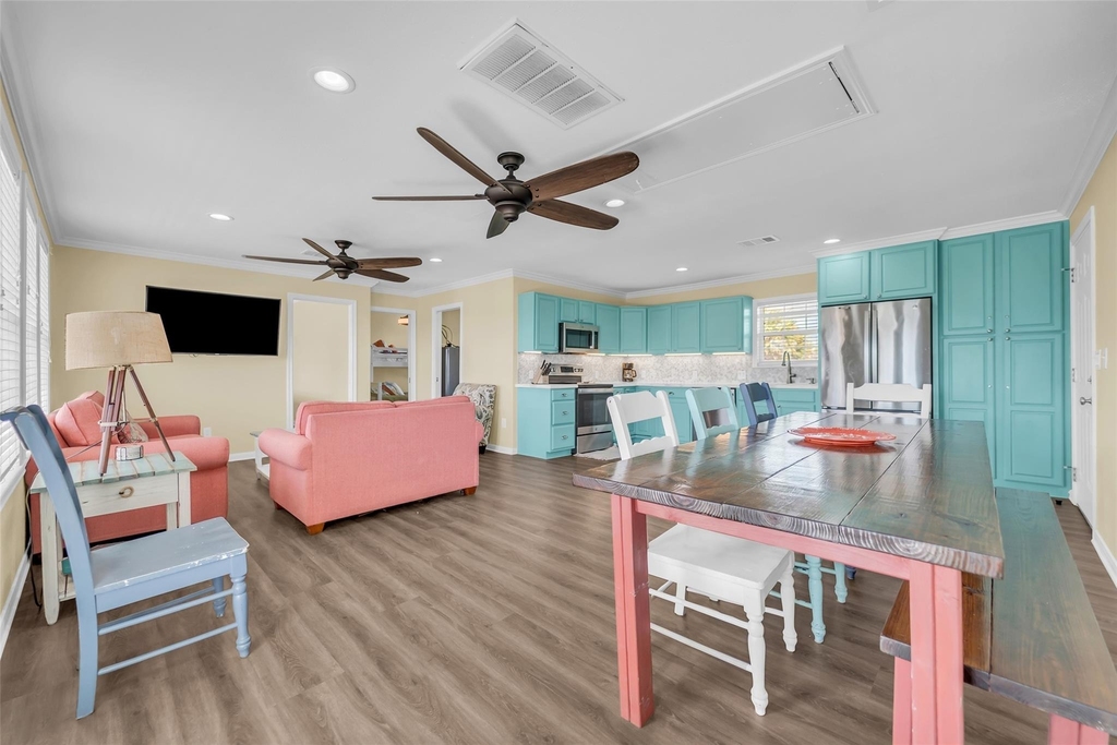 610 Surf Drive - Photo 2