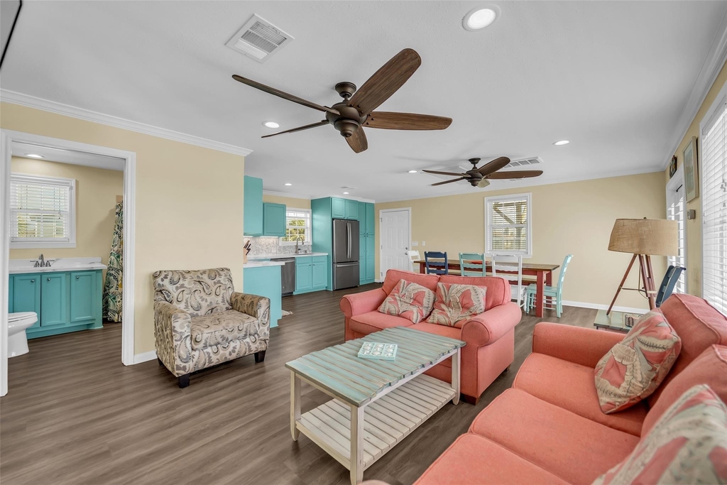 610 Surf Drive - Photo 5