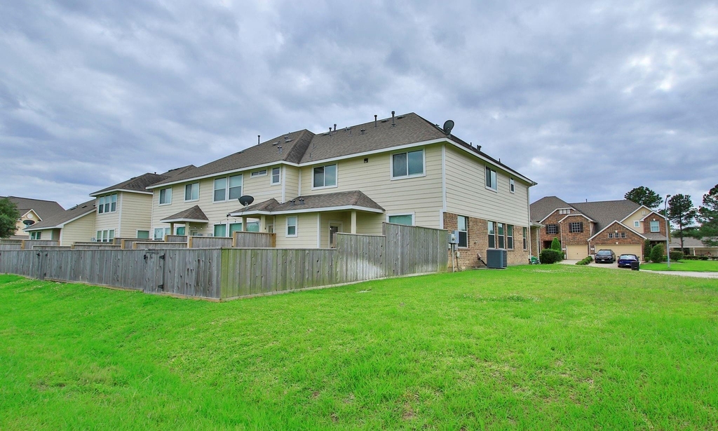 10516 Primo Place - Photo 3