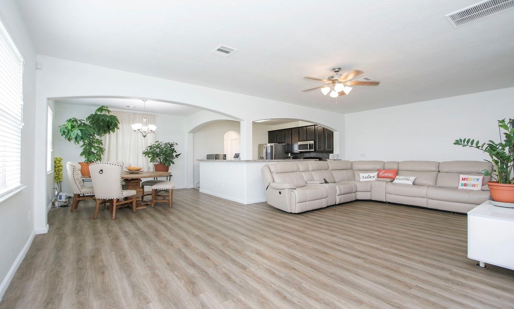 10516 Primo Place - Photo 5
