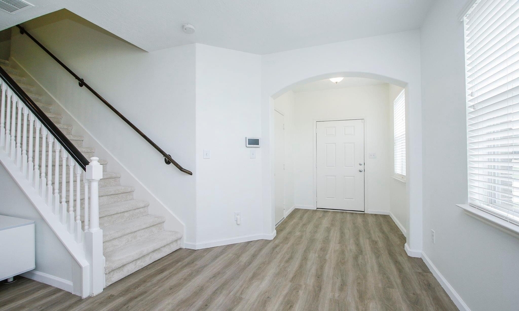 10516 Primo Place - Photo 4