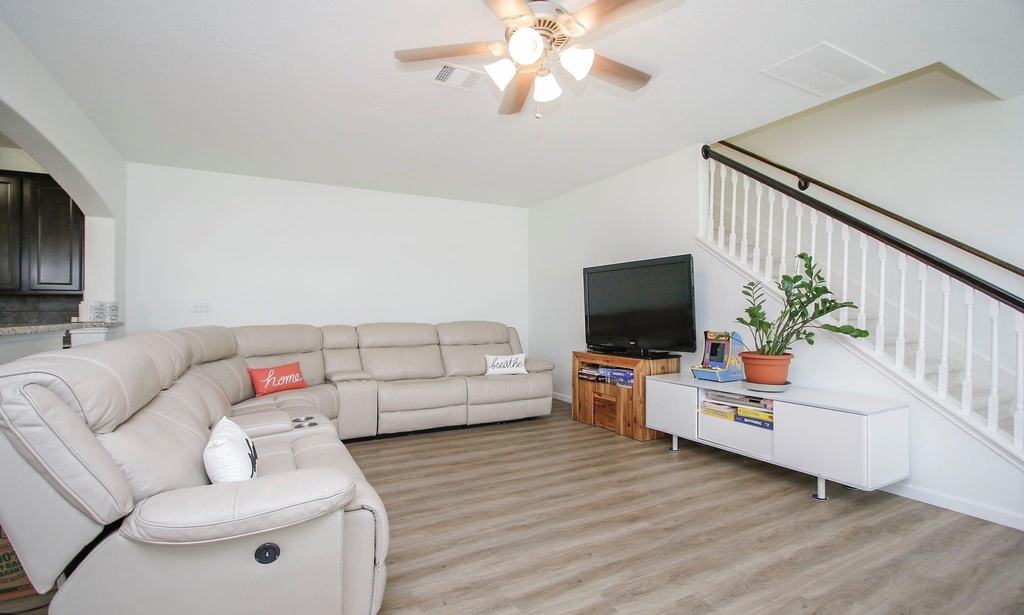 10516 Primo Place - Photo 6