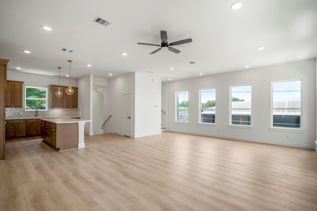 1226 E 23rd Street - Photo 11