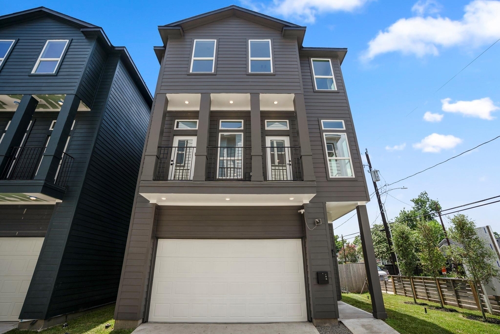 1226 E 23rd Street - Photo 1