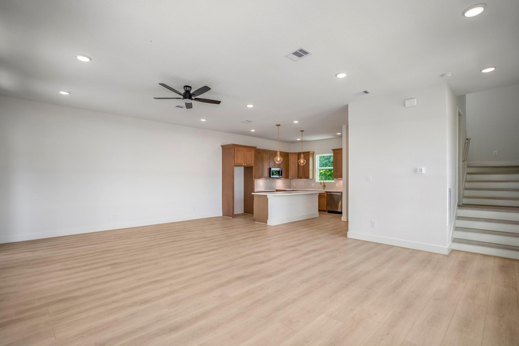 1226 E 23rd Street - Photo 5