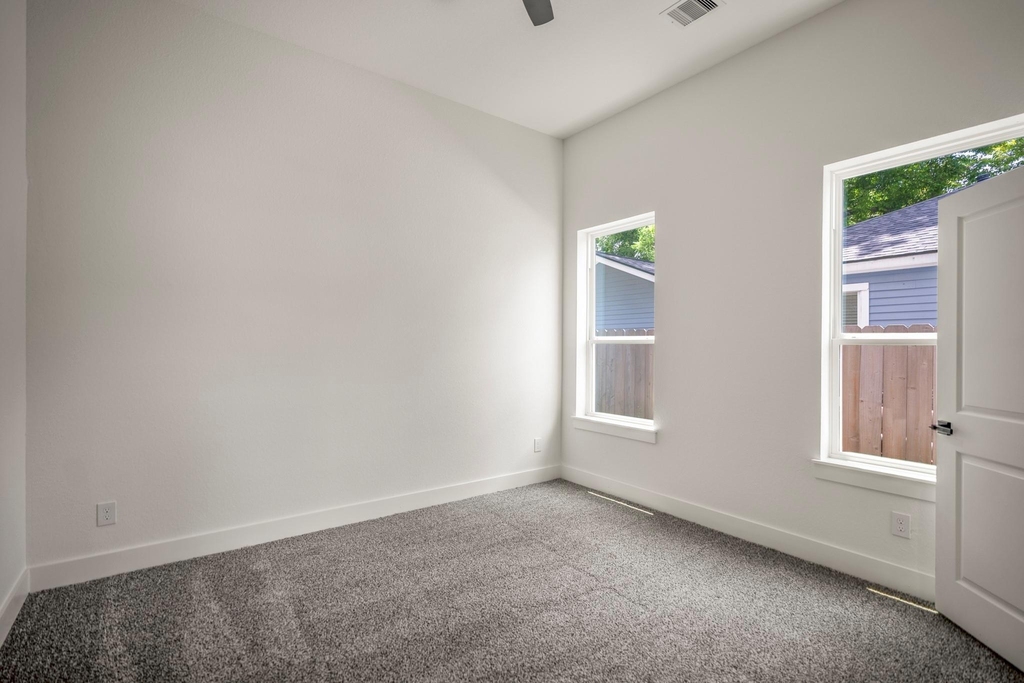 1226 E 23rd Street - Photo 21