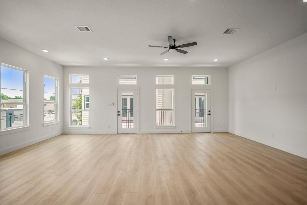 1226 E 23rd Street - Photo 14