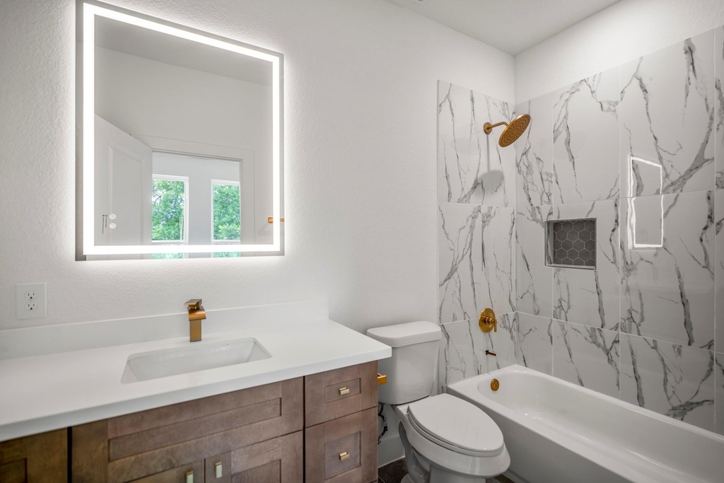 1226 E 23rd Street - Photo 32