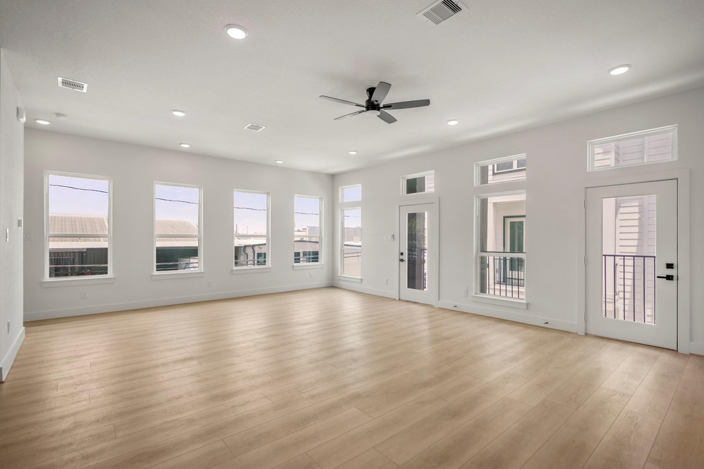 1226 E 23rd Street - Photo 16