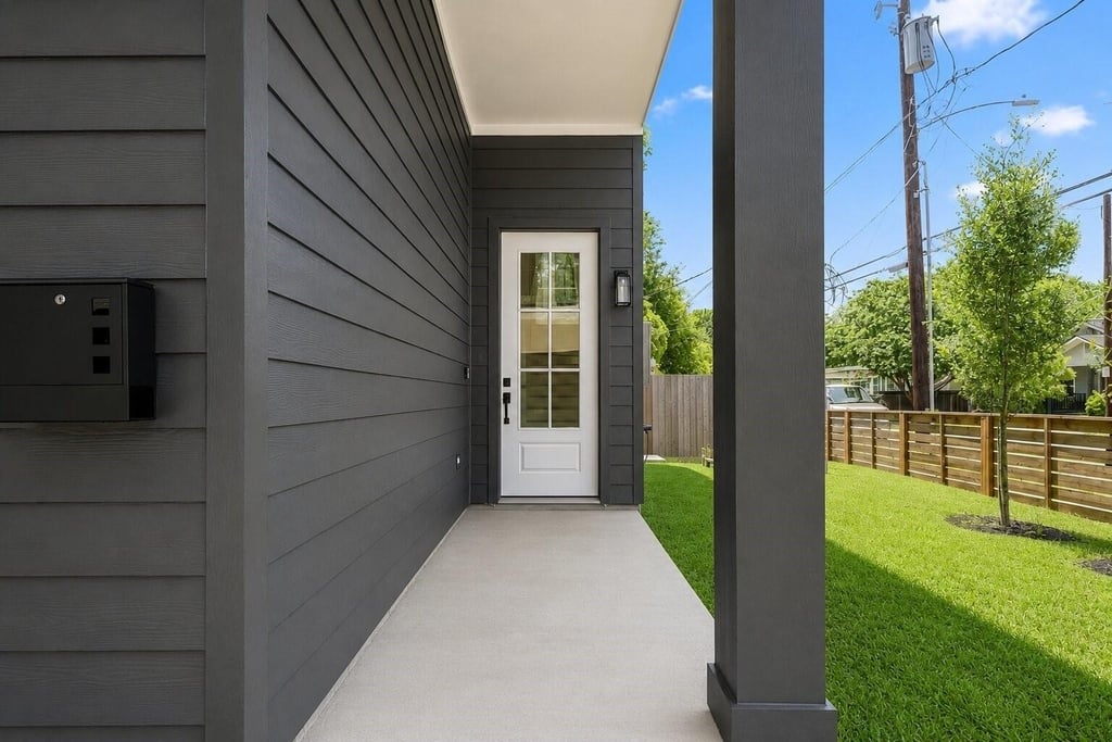 1226 E 23rd Street - Photo 3