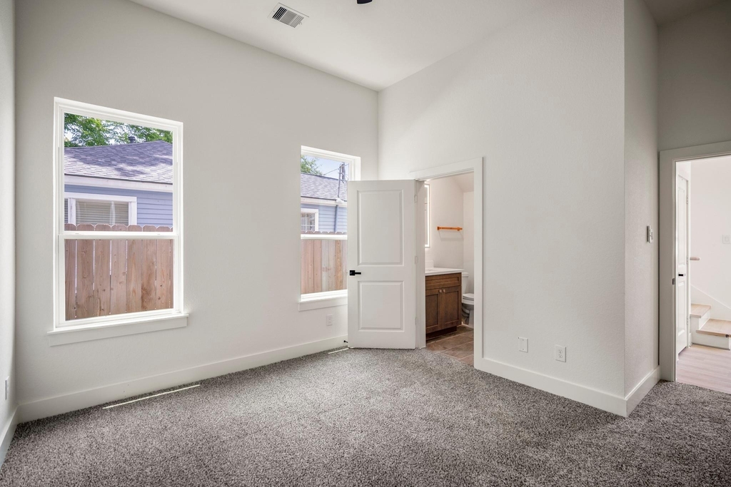 1226 E 23rd Street - Photo 17