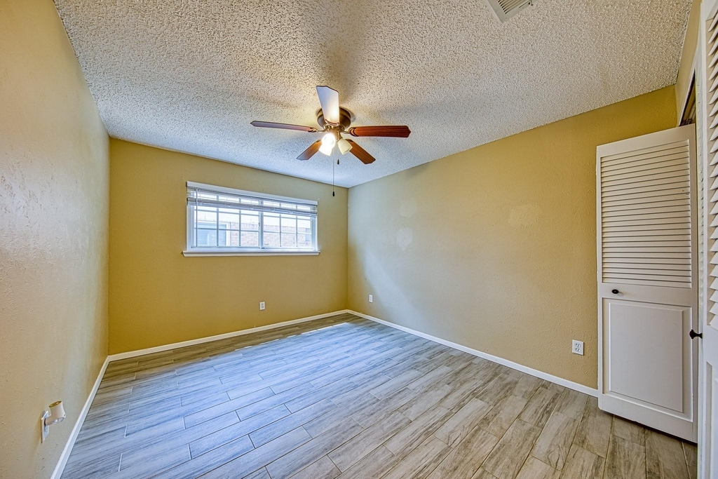 22411 Elsinore Drive - Photo 16