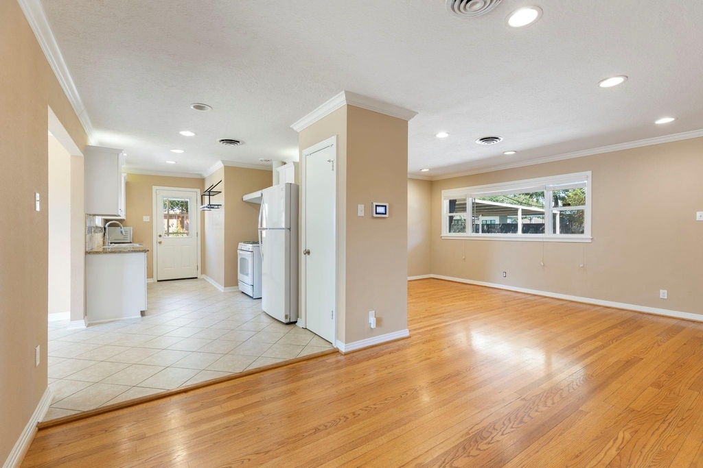 1802 Turnpike Road - Photo 10