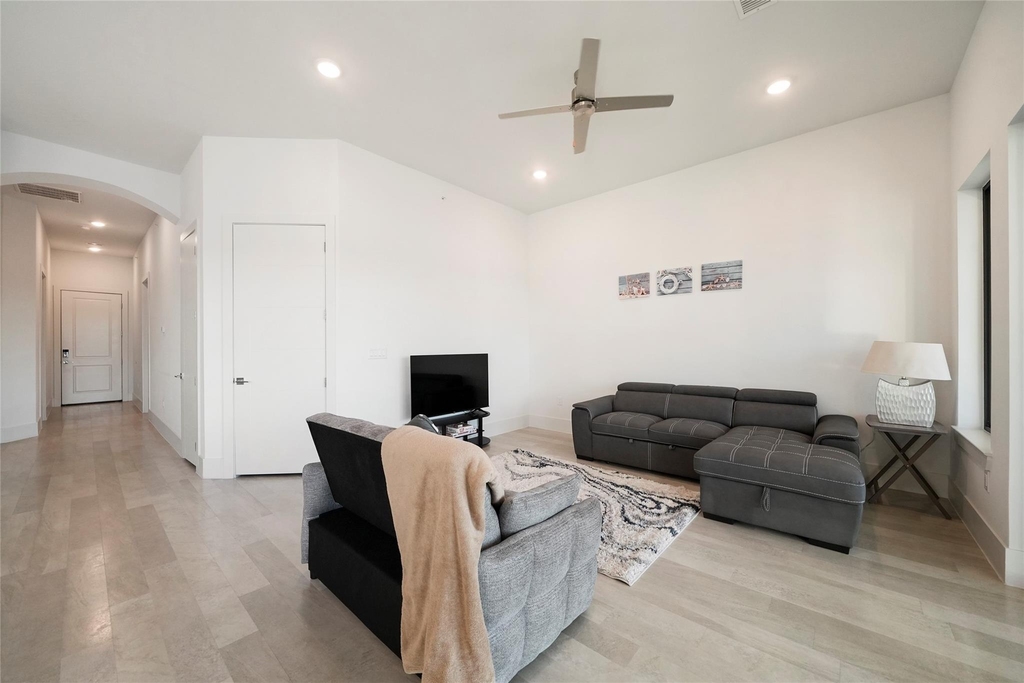 199 Waterpoint Court - Photo 13