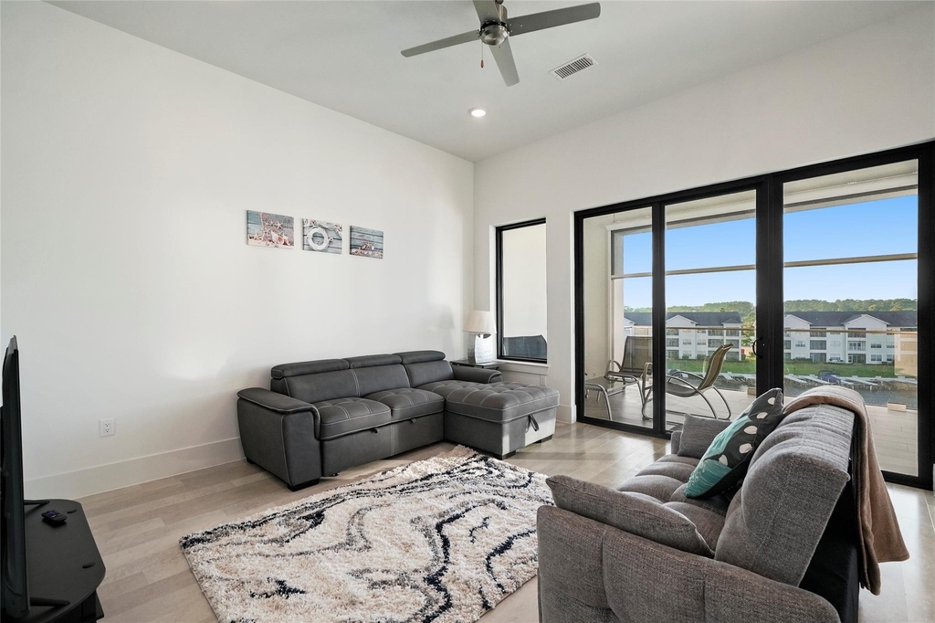 199 Waterpoint Court - Photo 4
