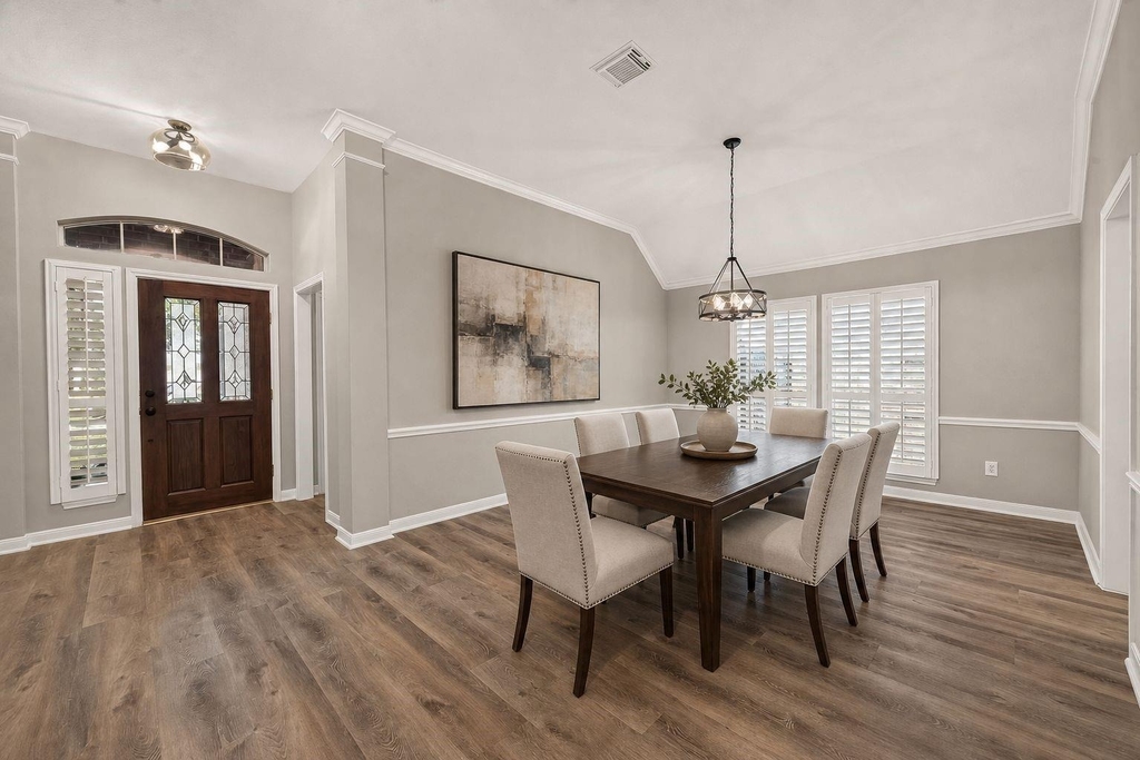 1527 Lake Pauline Court - Photo 3