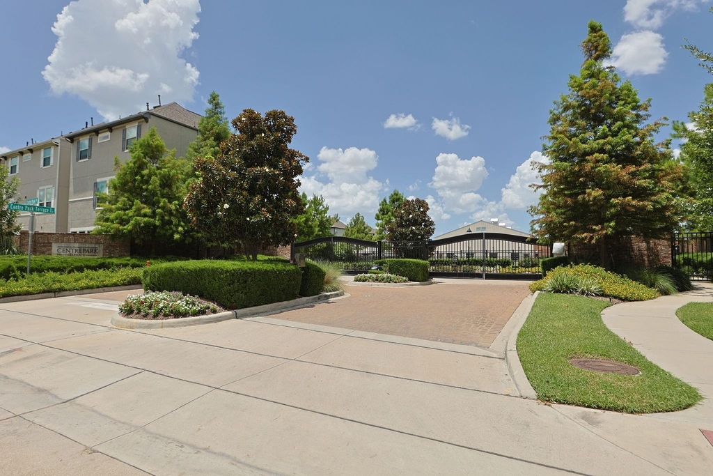 4004 Centre Meadow Way - Photo 31