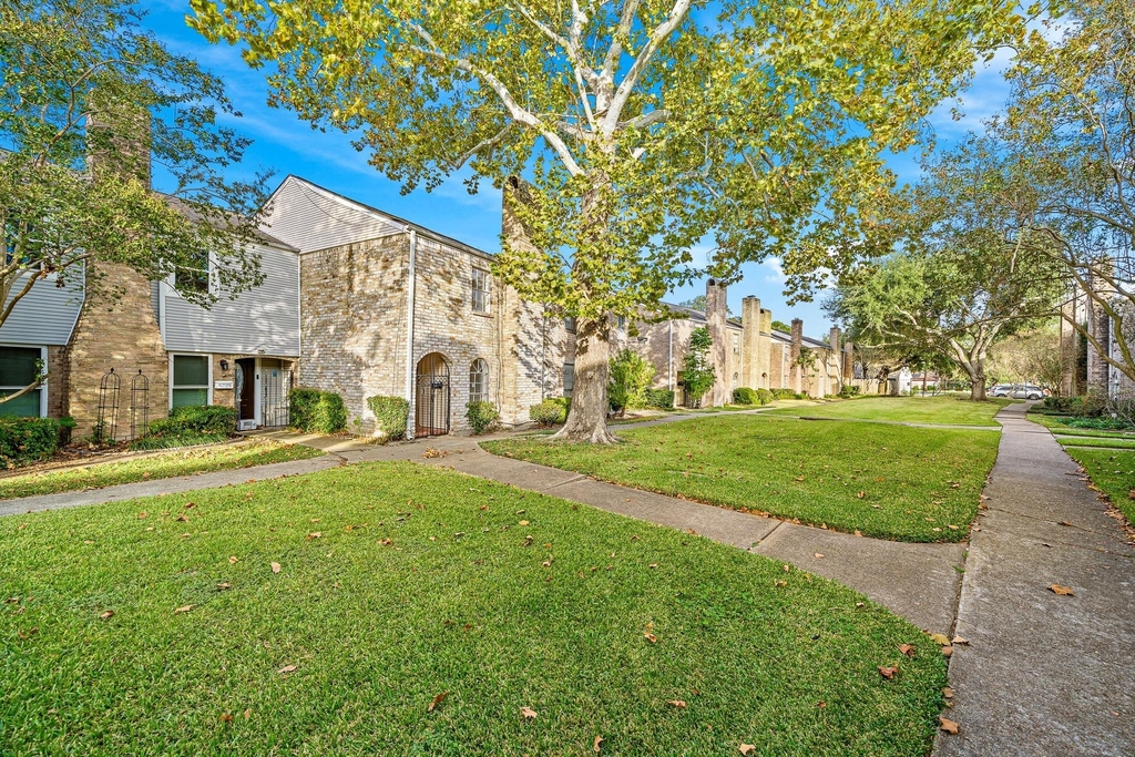 8726 Wilcrest Drive - Photo 27