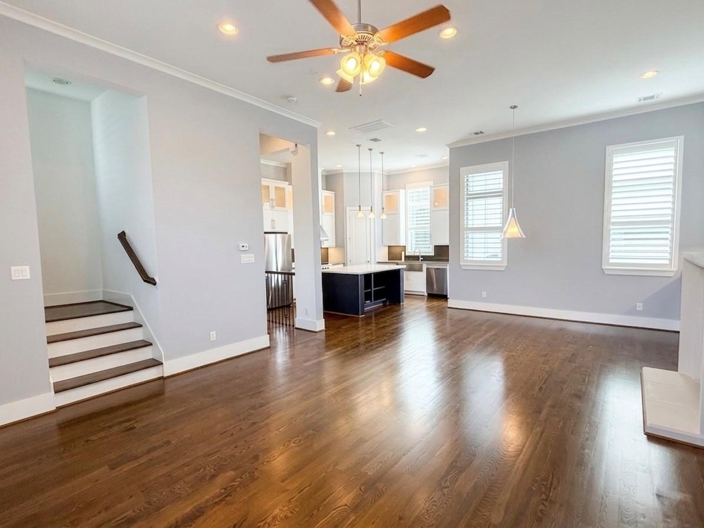 2115 Detering Street - Photo 3