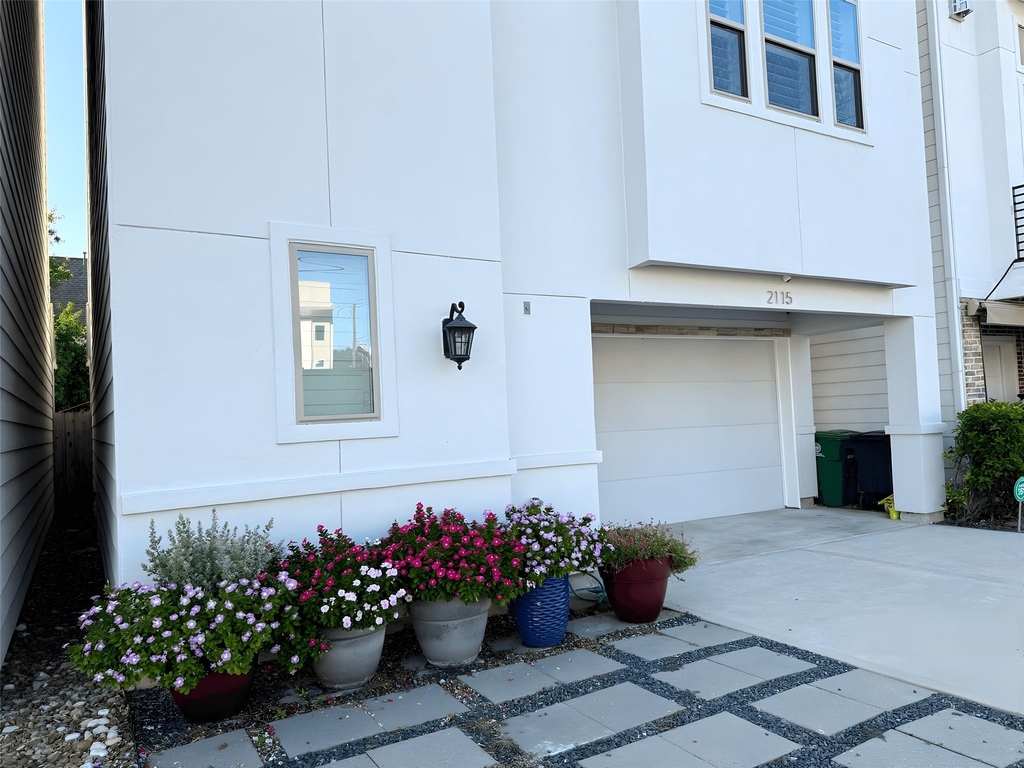 2115 Detering Street - Photo 9