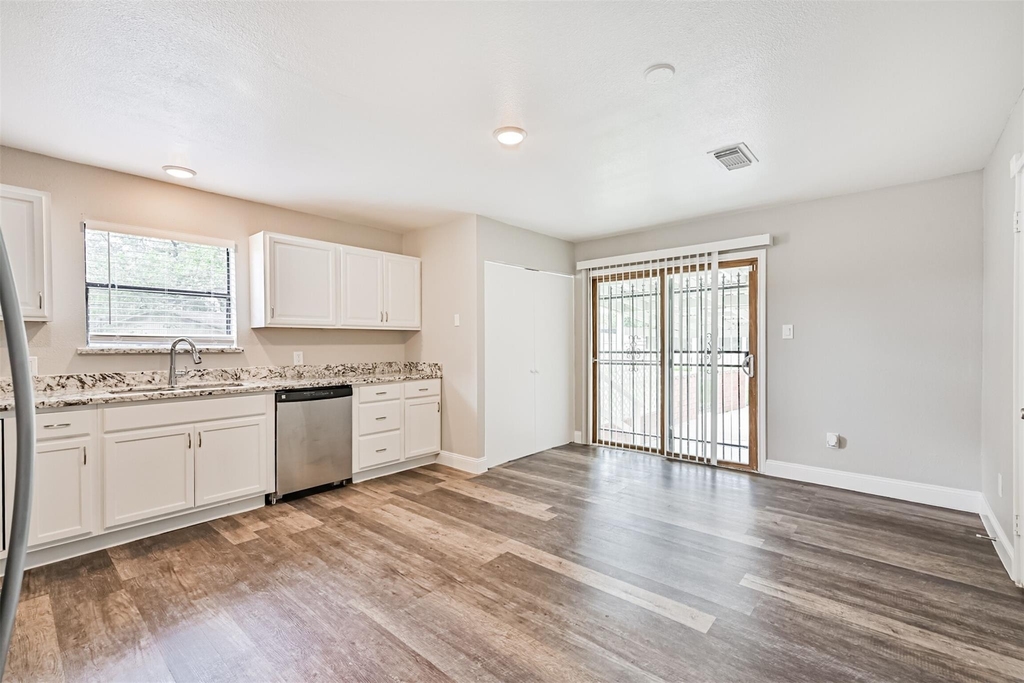 5220 Krueger Drive - Photo 27