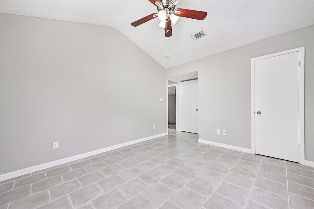 5220 Krueger Drive - Photo 32
