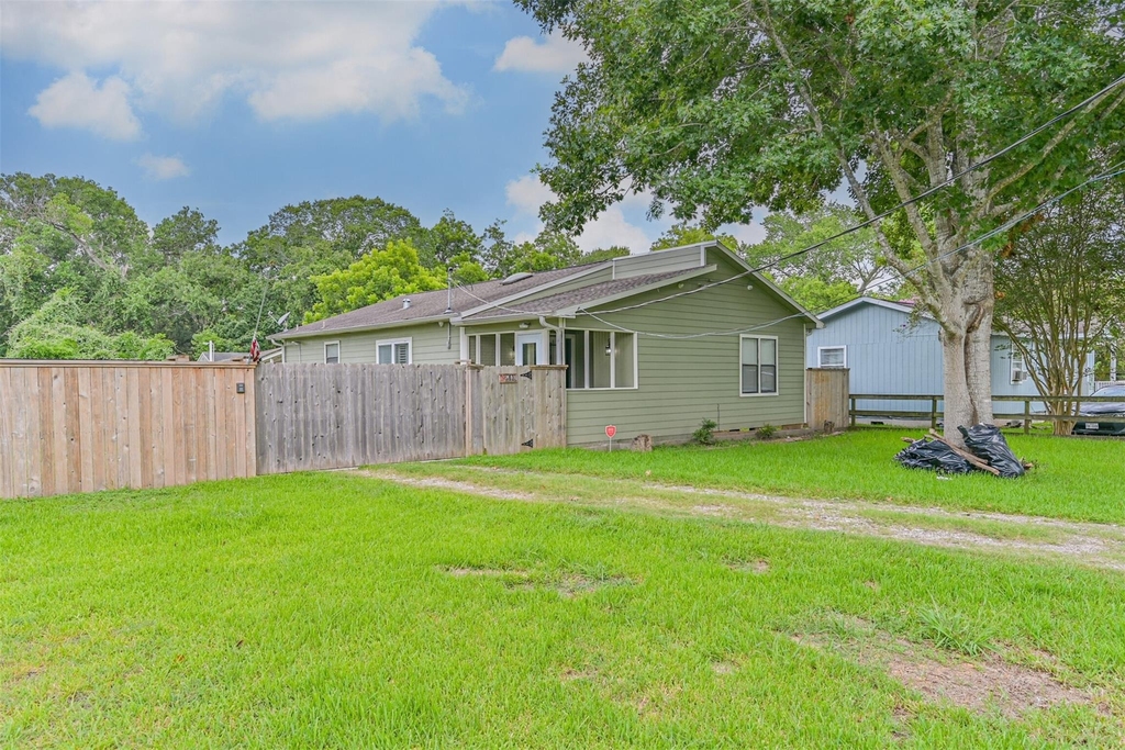 5220 Krueger Drive - Photo 3