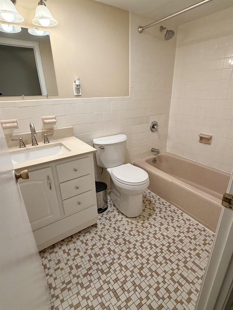 9 Louisburg - Photo 3