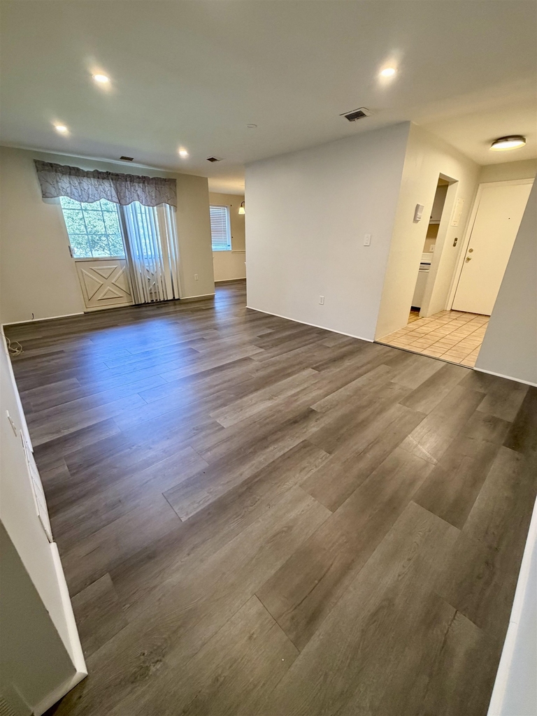 9 Louisburg - Photo 2