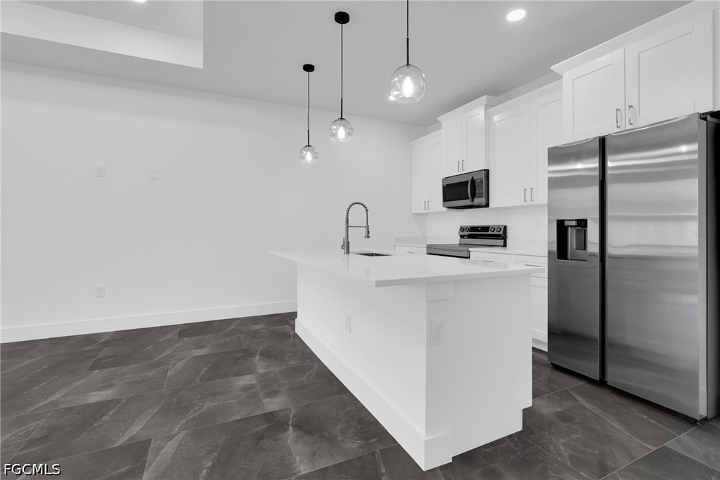 111 Harry Avenue S - Photo 16