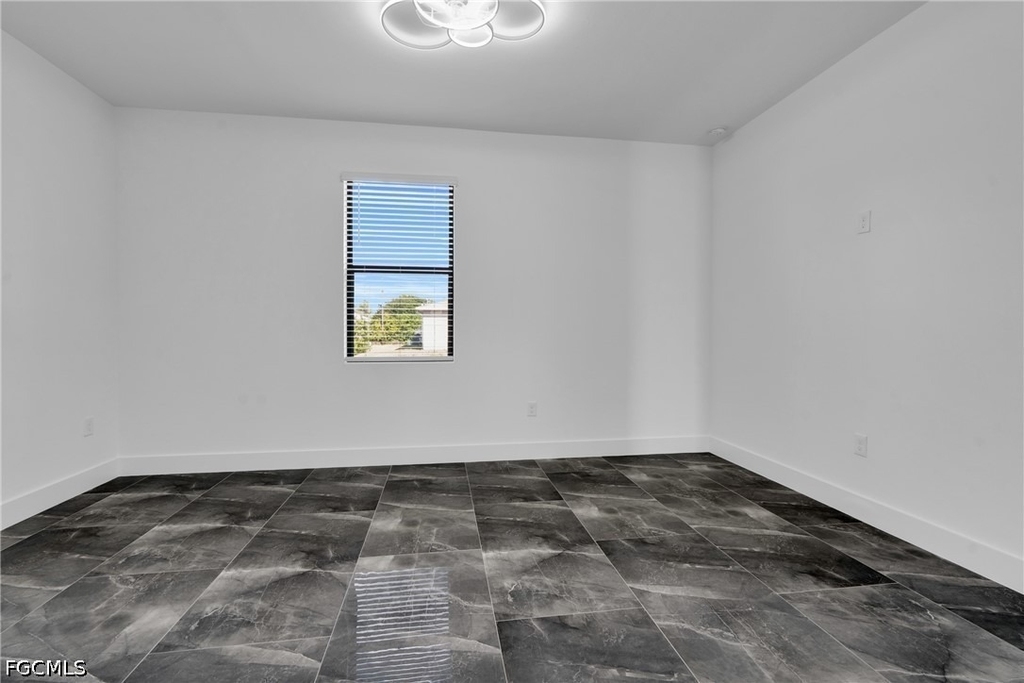 111 Harry Avenue S - Photo 26