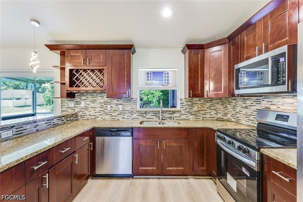 5201 4th Street W - Photo 2