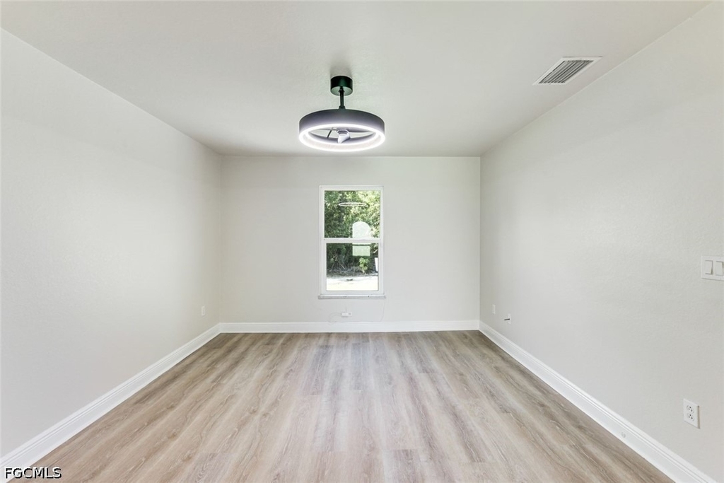 5201 4th Street W - Photo 4