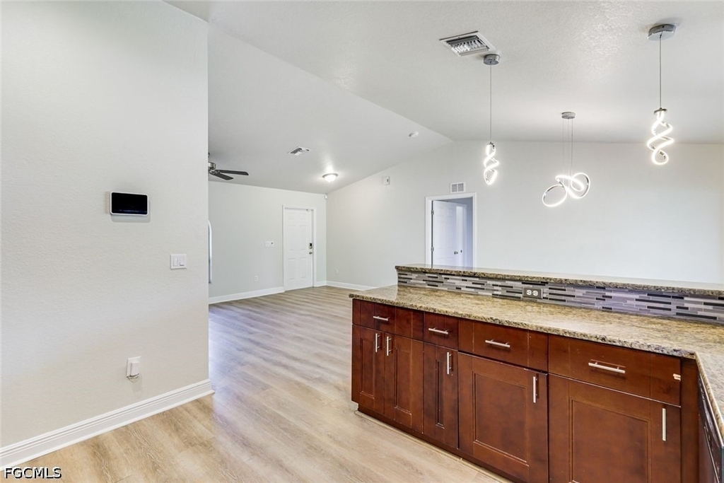5201 4th Street W - Photo 3
