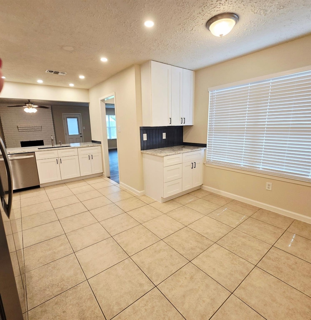 14211 Sylvia Drive - Photo 6