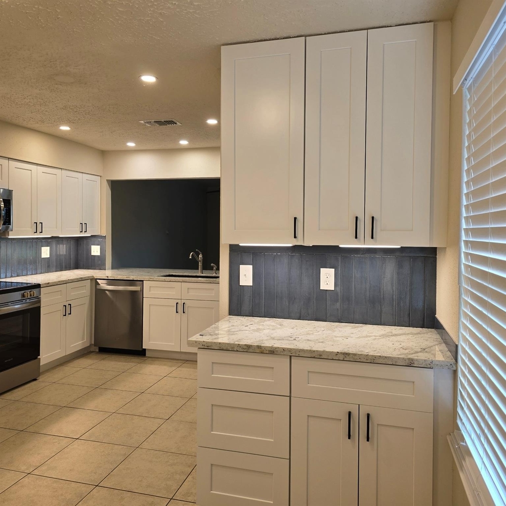 14211 Sylvia Drive - Photo 5