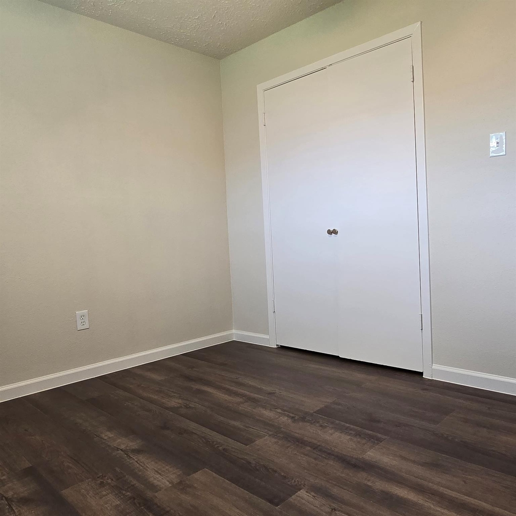 14211 Sylvia Drive - Photo 23