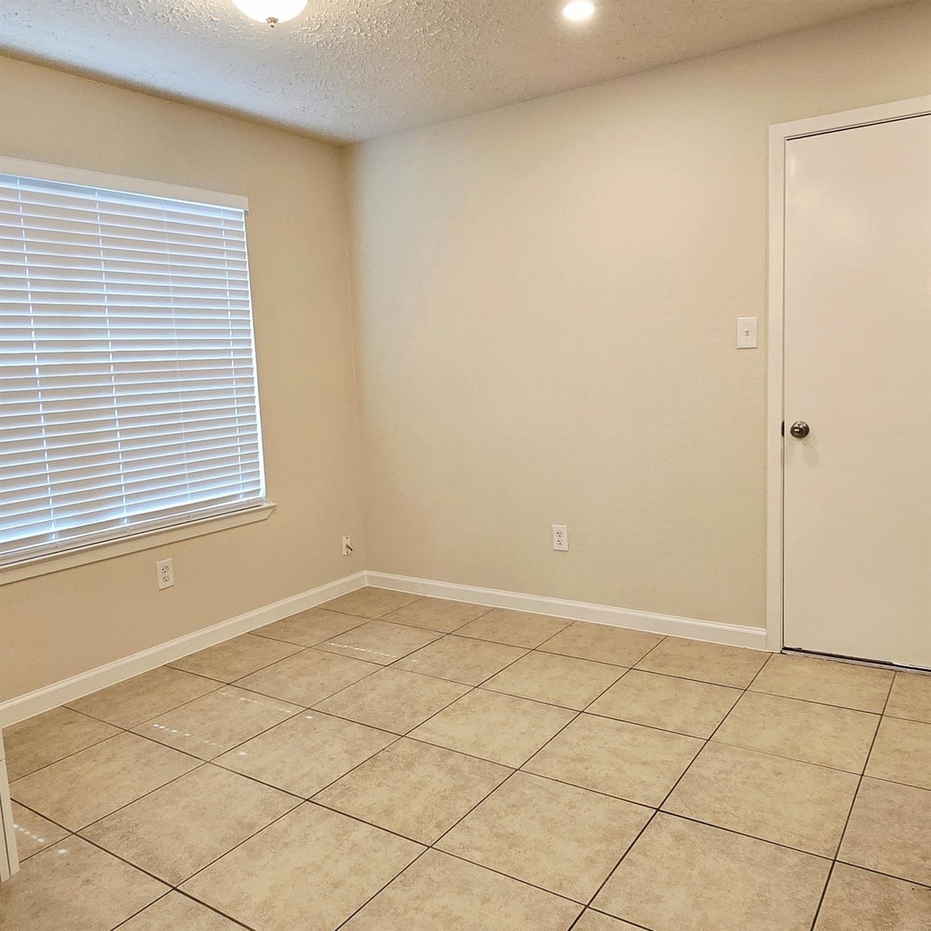 14211 Sylvia Drive - Photo 7