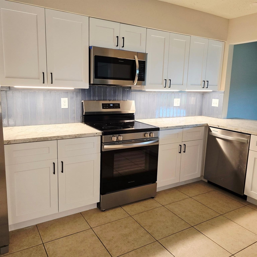 14211 Sylvia Drive - Photo 3