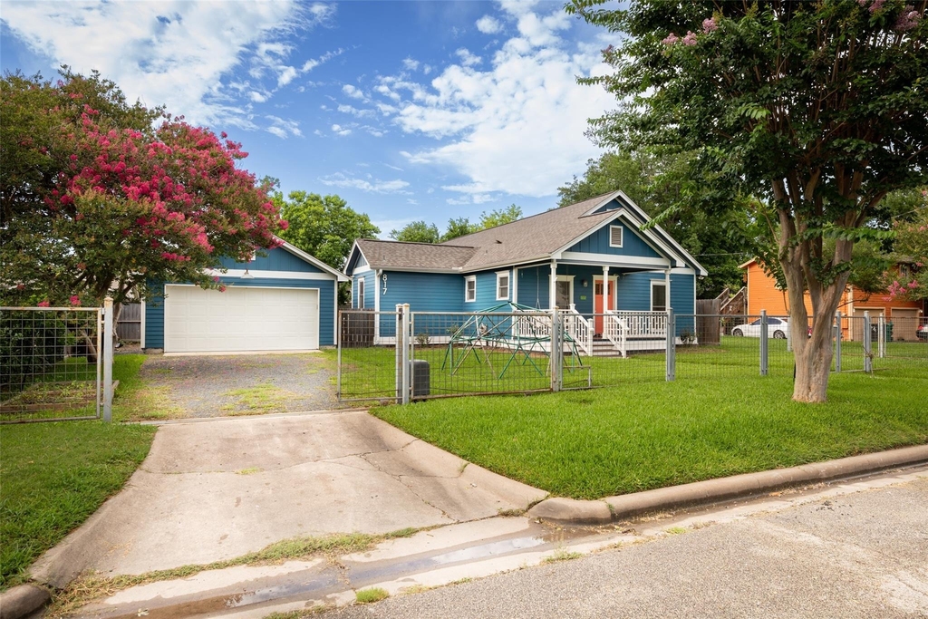 817 Gale Street - Photo 1