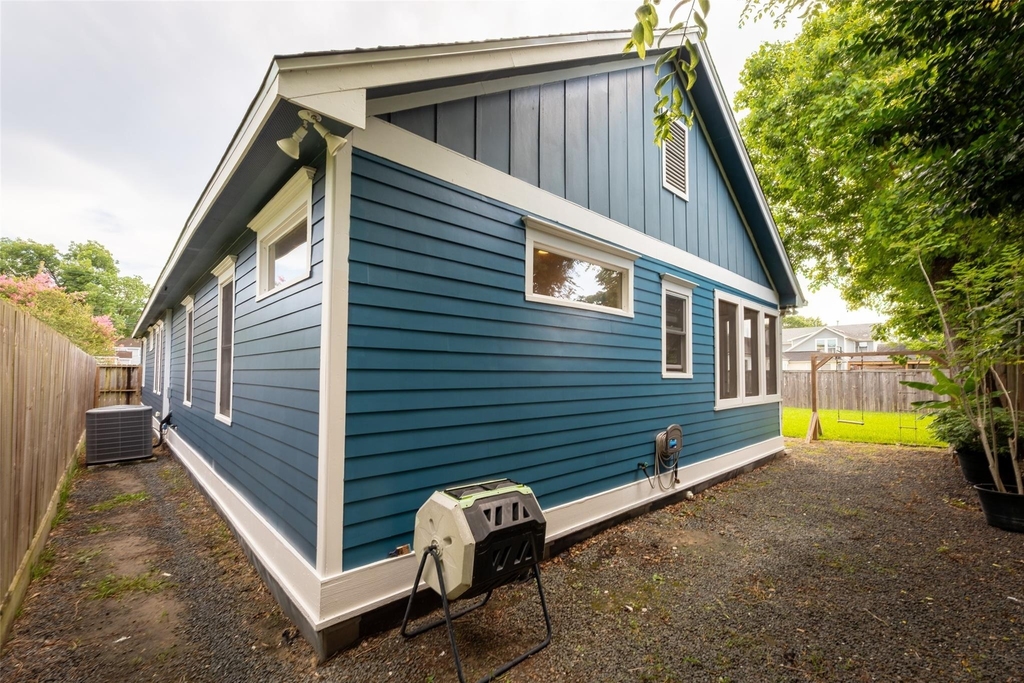 817 Gale Street - Photo 8