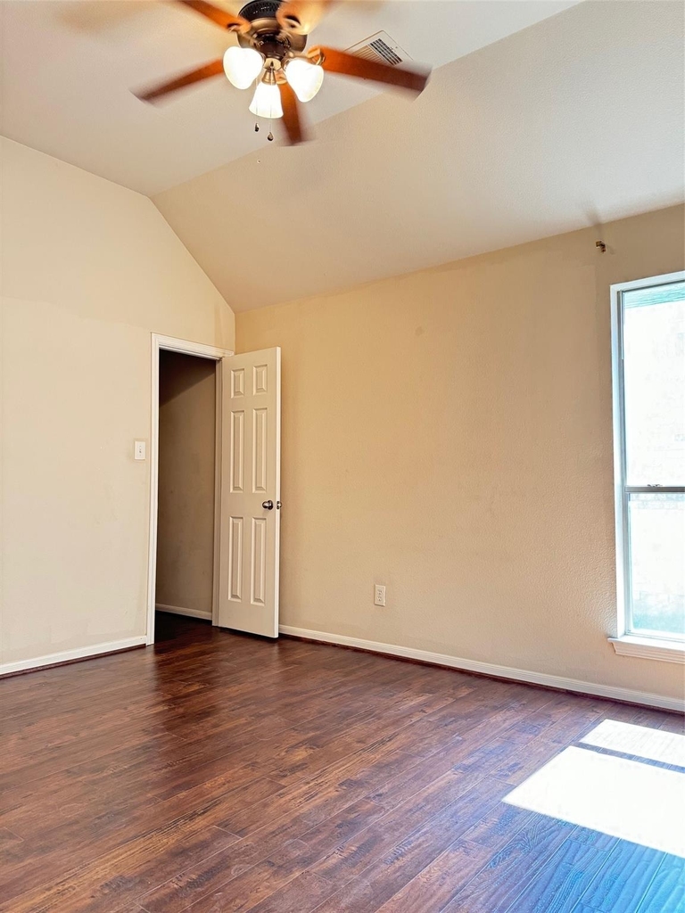 27926 Barberry Banks Lane - Photo 22