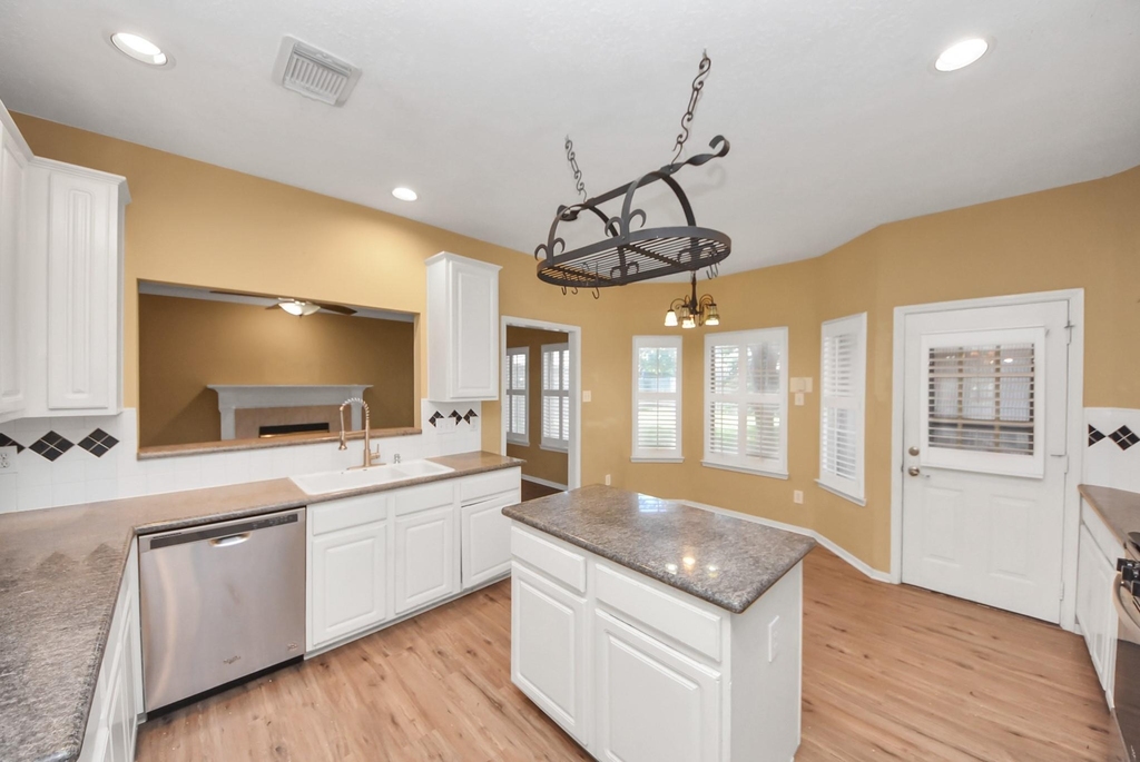 23003 Governorshire Drive - Photo 20