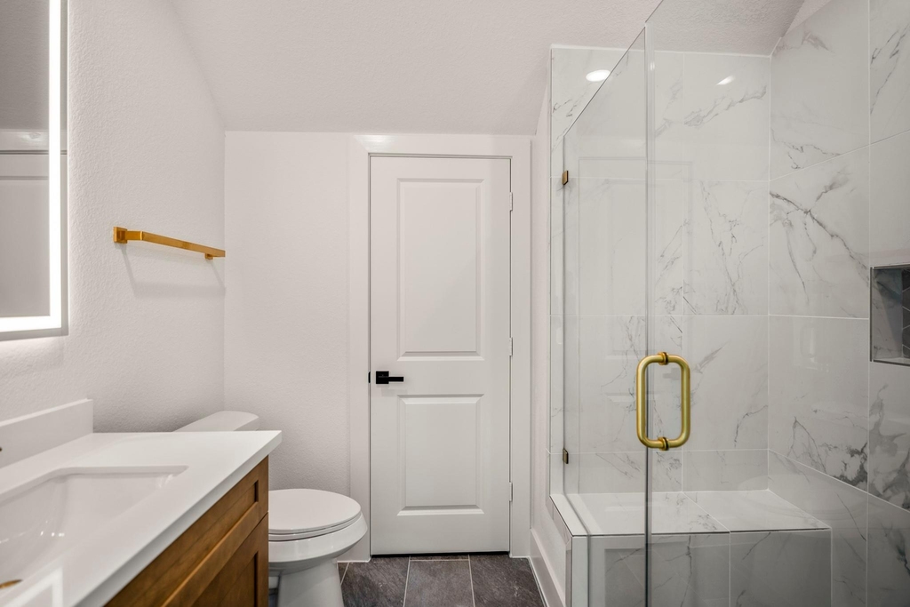 1224 E 23rd Street - Photo 24