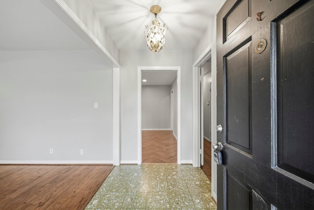 4614 Hummingbird Street - Photo 5