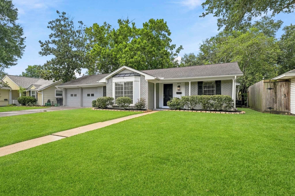 4614 Hummingbird Street - Photo 0