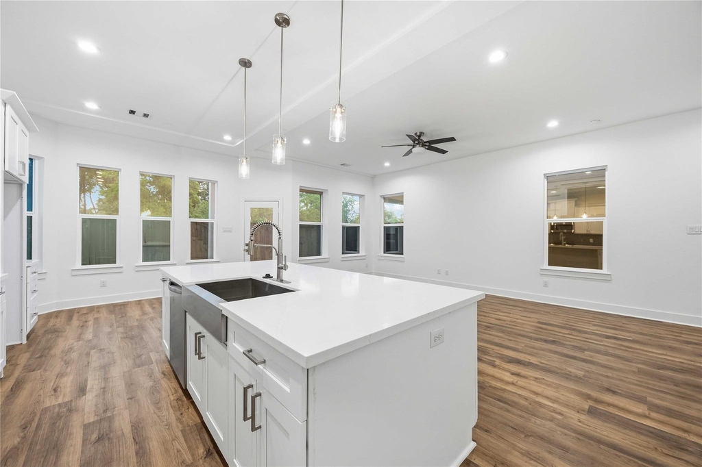 1106 Paul Quinn Street - Photo 8