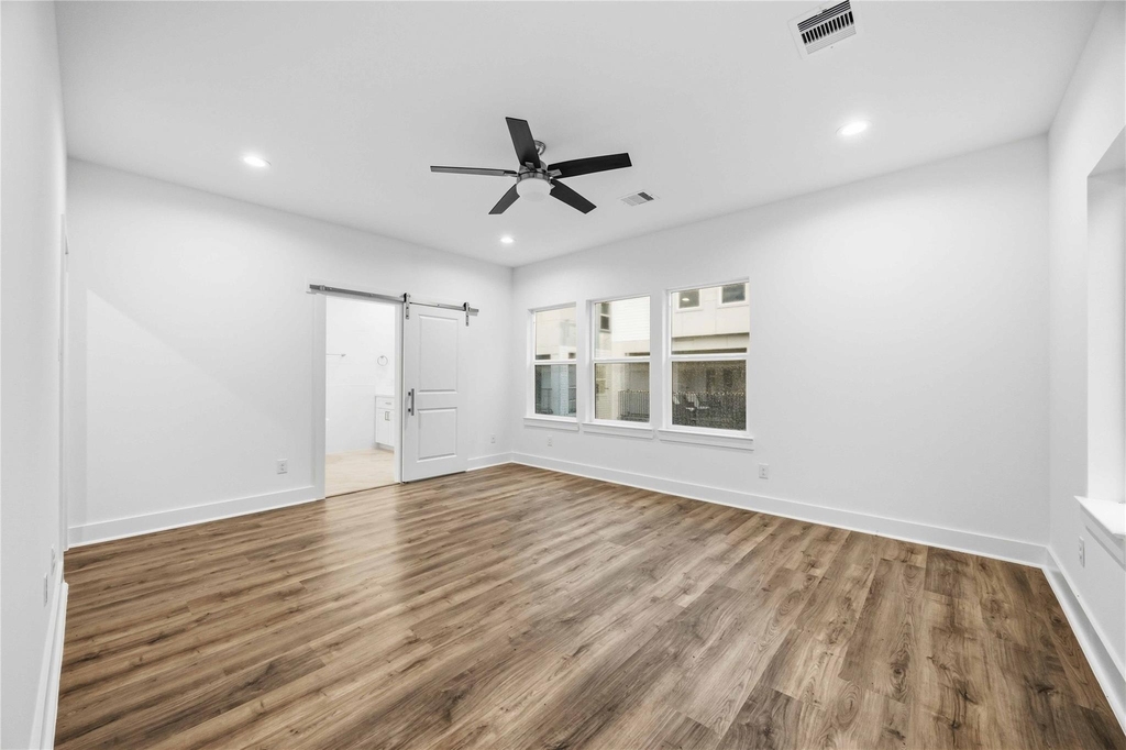 1106 Paul Quinn Street - Photo 3