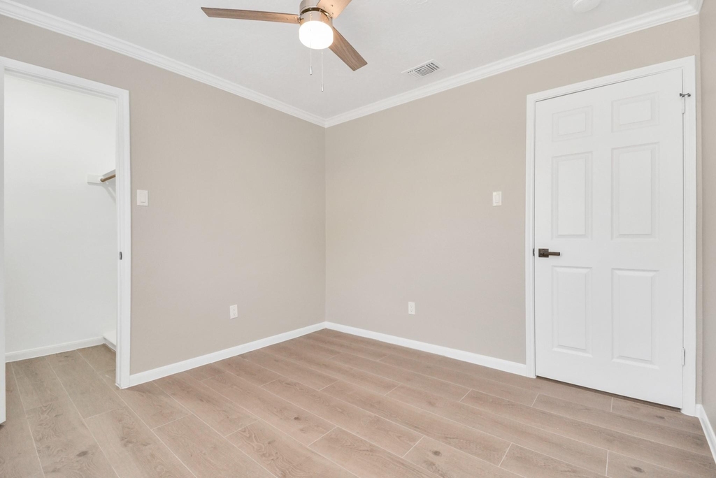 10550 Emnora Lane - Photo 14